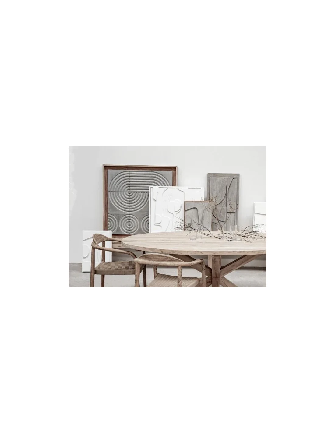 Sculpture says white