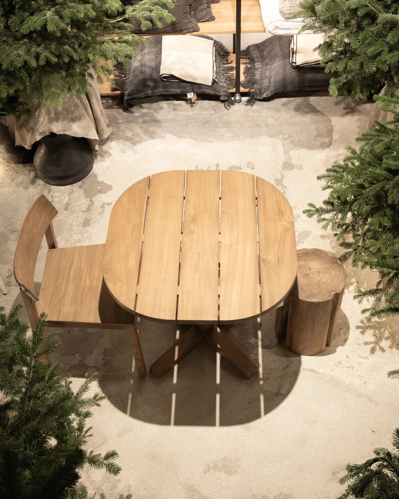 rumah outdoor dining table